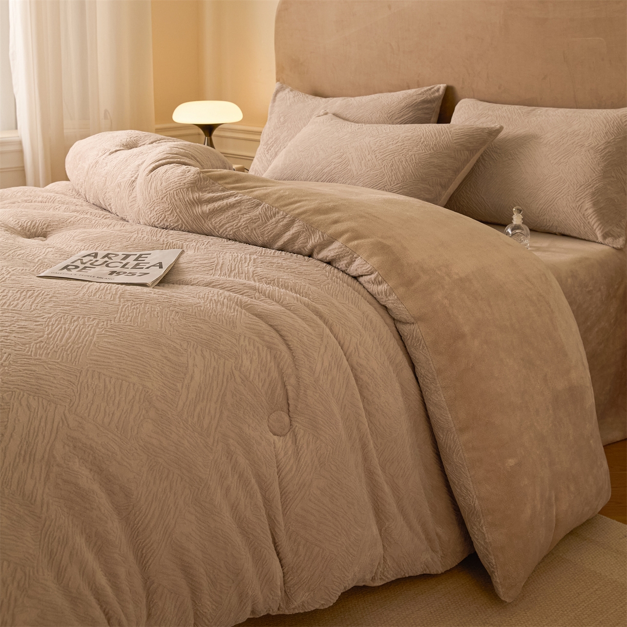 91家纺网 家纺一手货源 找家纺 星座家纺 2025新款雕花绒被子被芯冬被 格纹-卡其