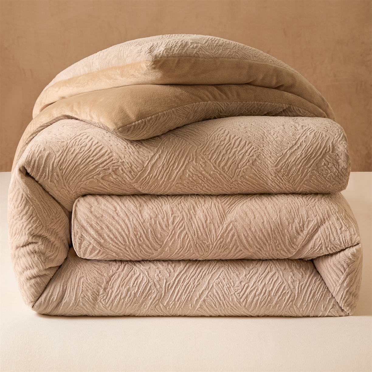 91家纺网 家纺一手货源 找家纺 星座家纺 2025新款雕花绒被子被芯冬被 格纹-卡其