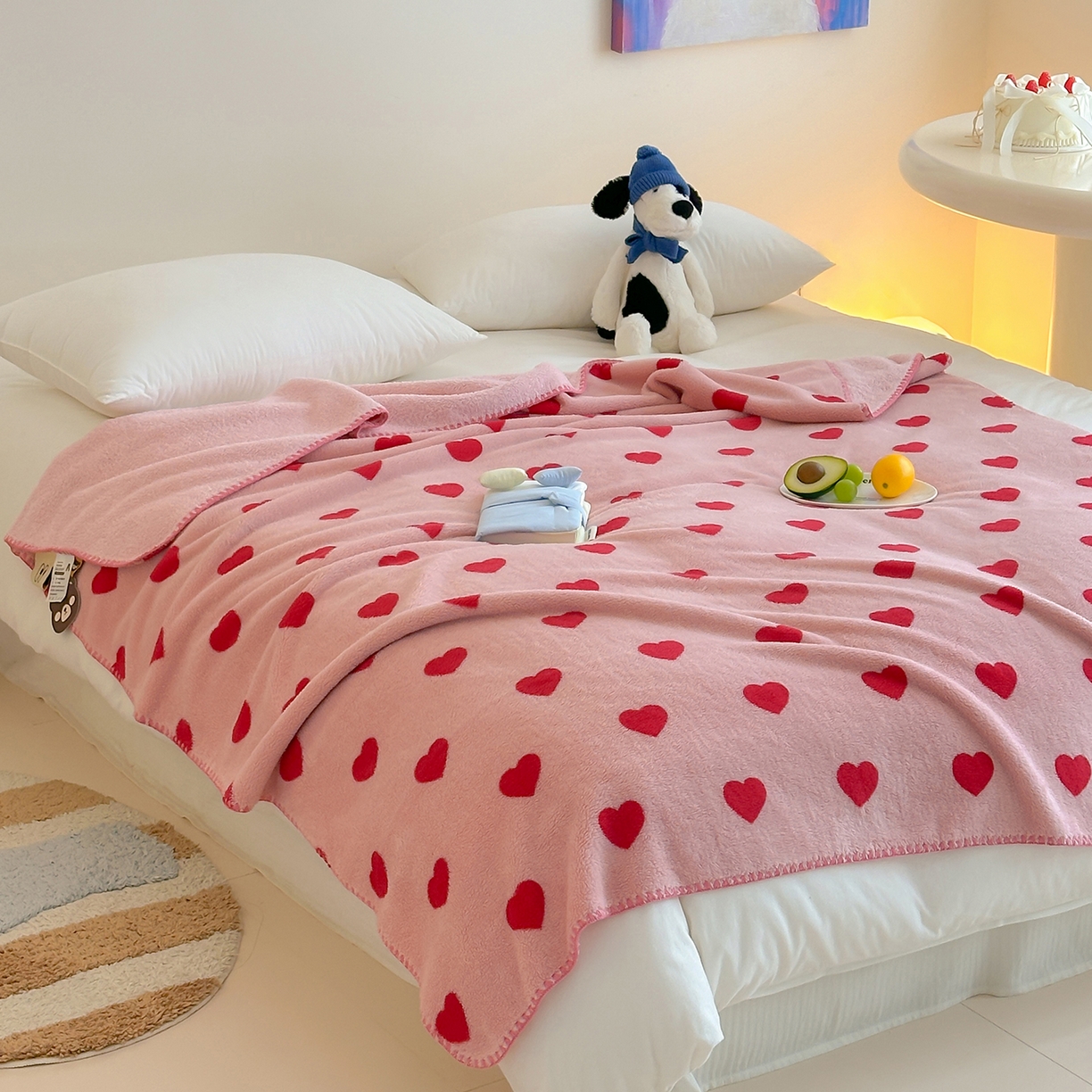 91家纺网 家纺一手货源 找家纺 桃子家居 2025新款A类ins加厚半边绒米粒绒牛奶绒三角针贝壳边多功能毛毯毯子 绒毛毯-三角针粉爱心