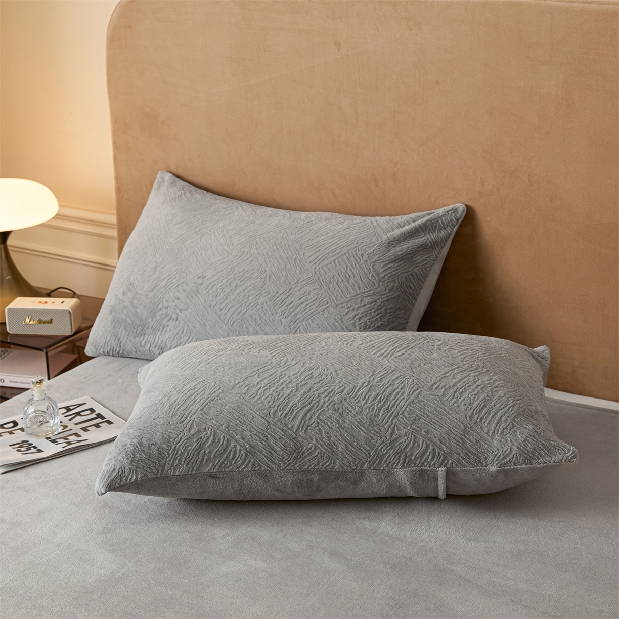 91家纺网 家纺一手货源 找家纺 星座家纺 2025新款雕花绒被子被芯冬被 格纹--山灰