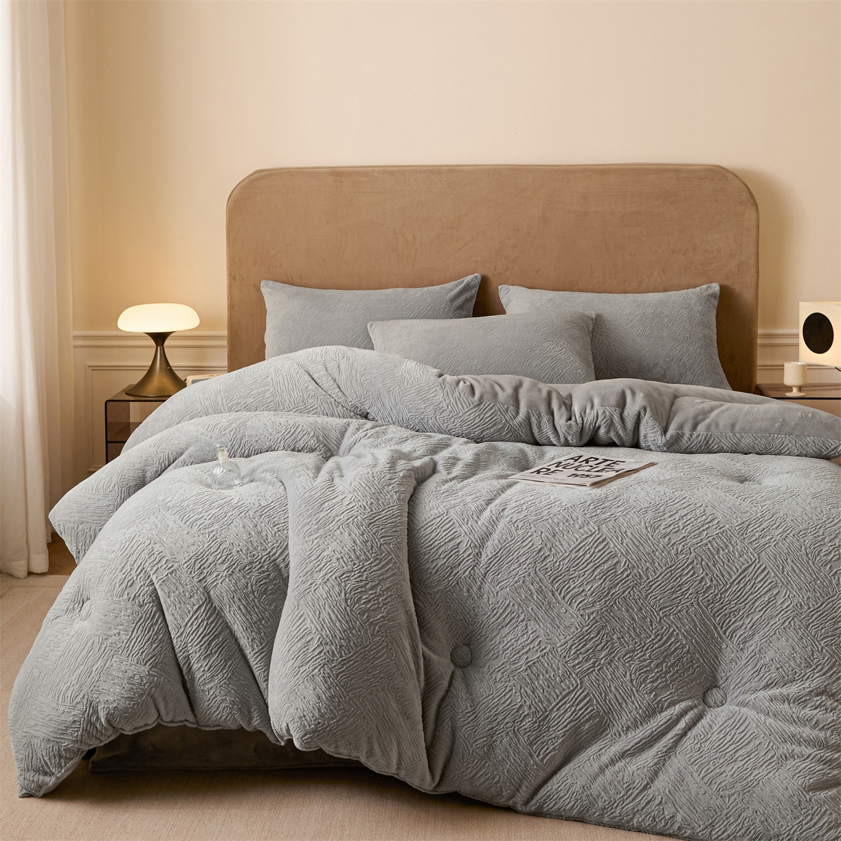 91家纺网 家纺一手货源 找家纺 星座家纺 2025新款雕花绒被子被芯冬被 格纹--山灰