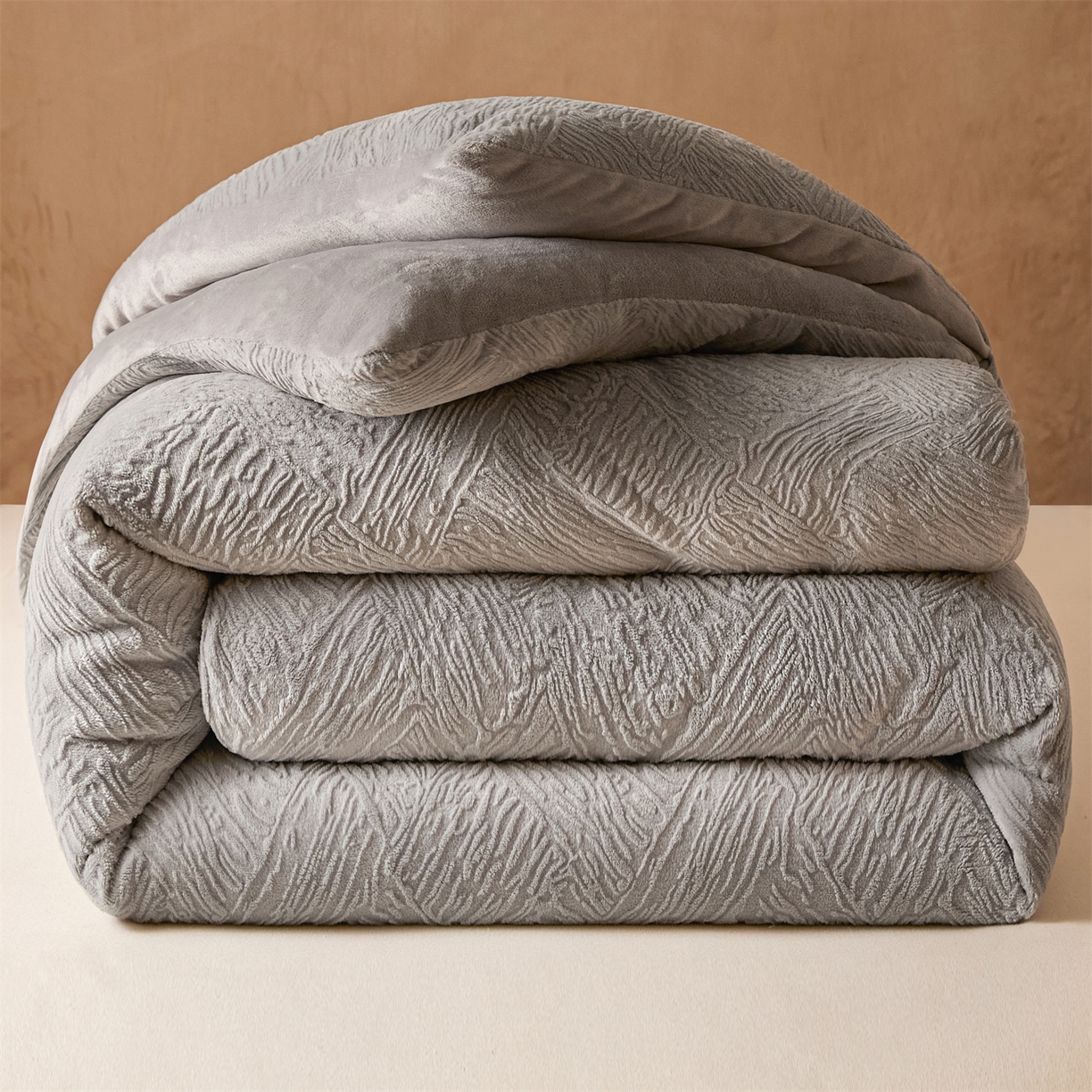 91家纺网 家纺一手货源 找家纺 星座家纺 2025新款雕花绒被子被芯冬被 格纹--山灰