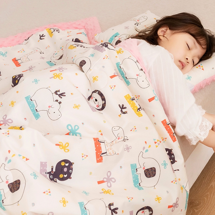 91家纺网 家纺一手货源 找家纺 十九色 2025秋冬新款全棉豆豆被春秋被被子被芯 动物世界