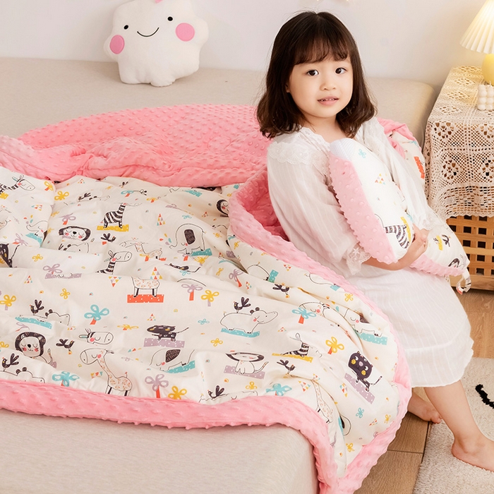 91家纺网 家纺一手货源 找家纺 十九色 2025秋冬新款全棉豆豆被春秋被被子被芯 动物世界