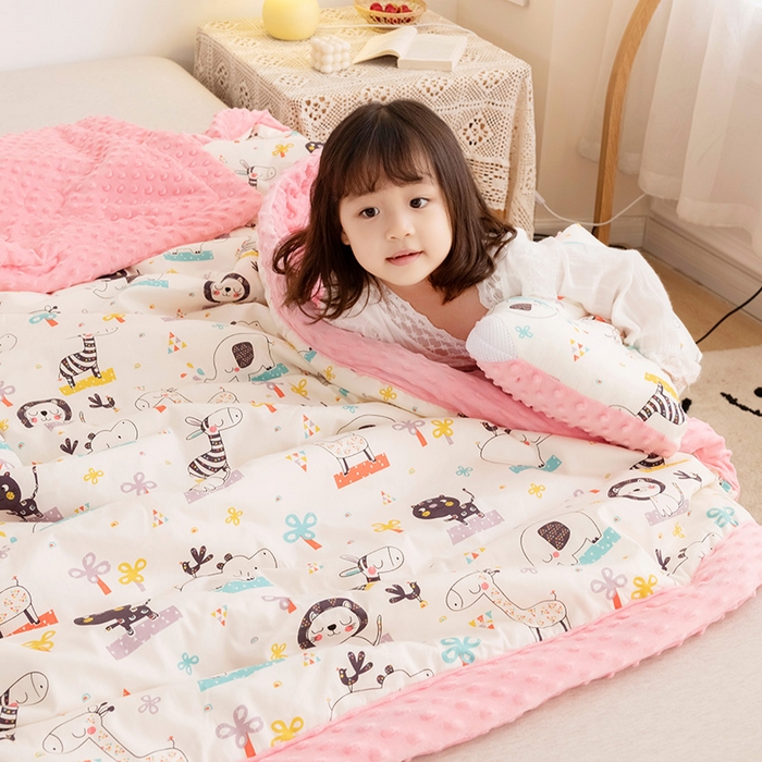 91家纺网 家纺一手货源 找家纺 十九色 2025秋冬新款全棉豆豆被春秋被被子被芯 动物世界