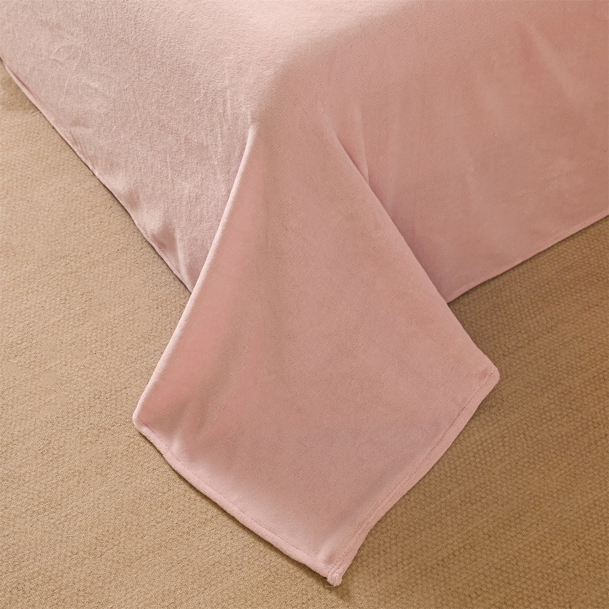 91家纺网 家纺一手货源 找家纺 星座家纺 2025新款雕花绒被子被芯冬被 蝴蝶结-粉