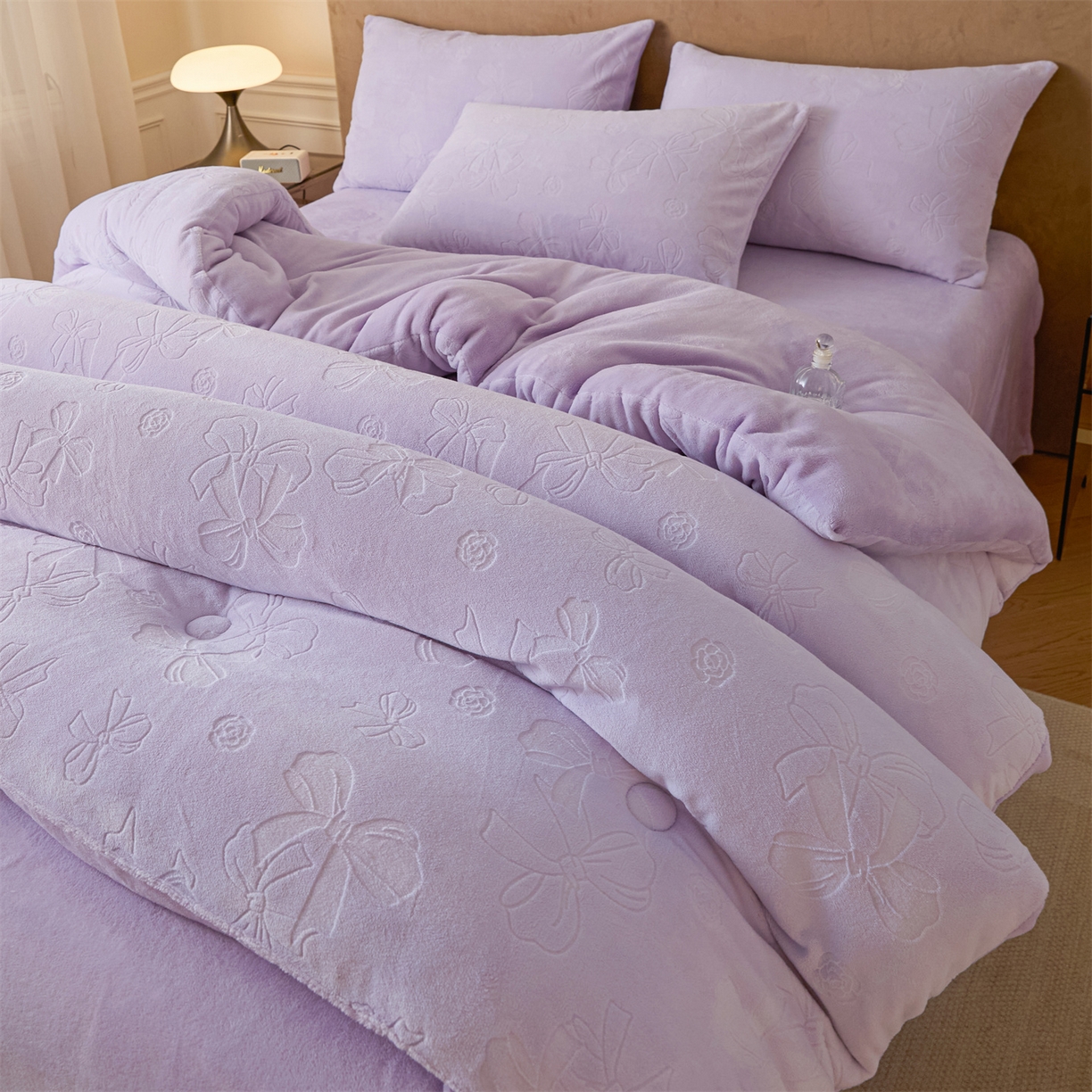 91家纺网 家纺一手货源 找家纺 星座家纺 2025新款雕花绒被子被芯冬被 蝴蝶结-紫