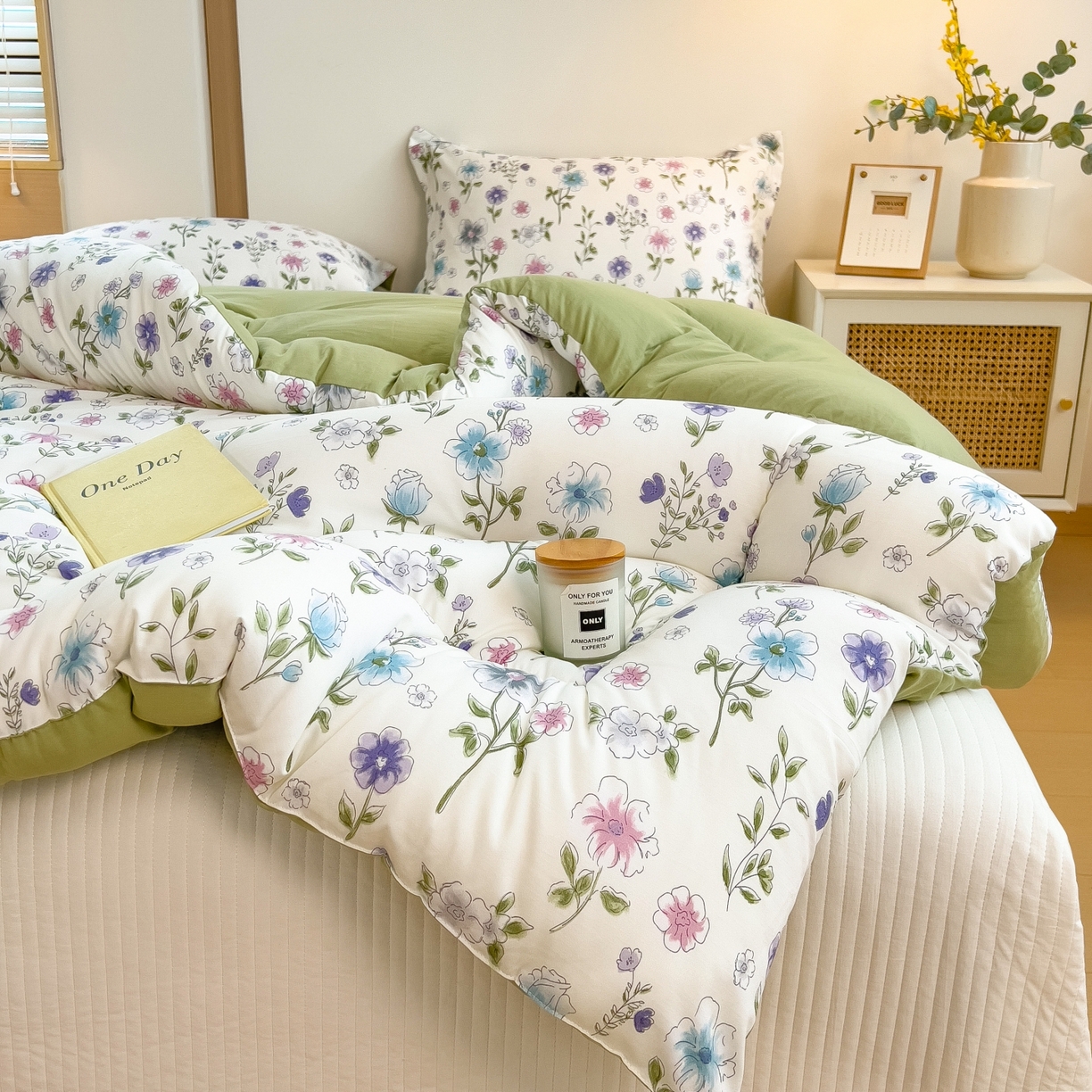 91家纺网 家纺一手货源 找家纺 梵克保罗 2025秋冬新品10A抗菌双层纱冬被被子被芯 花韵