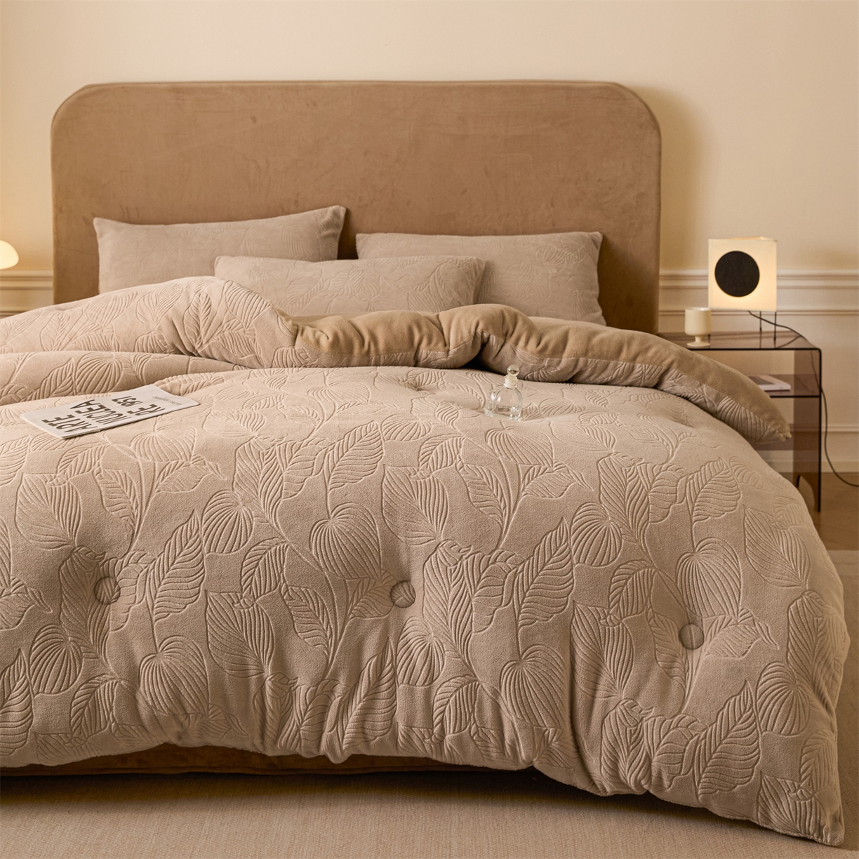 91家纺网 家纺一手货源 找家纺 星座家纺 2025新款雕花绒被子被芯冬被 棕榈-卡其