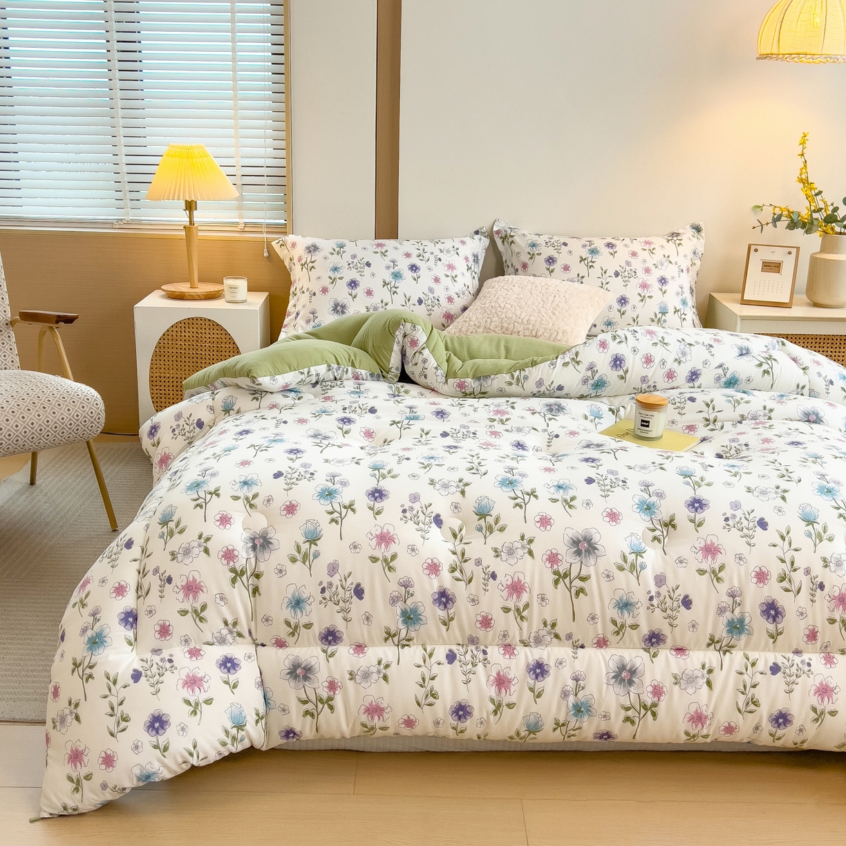 91家纺网 家纺一手货源 找家纺 梵克保罗 2025秋冬新品10A抗菌双层纱冬被被子被芯 花韵