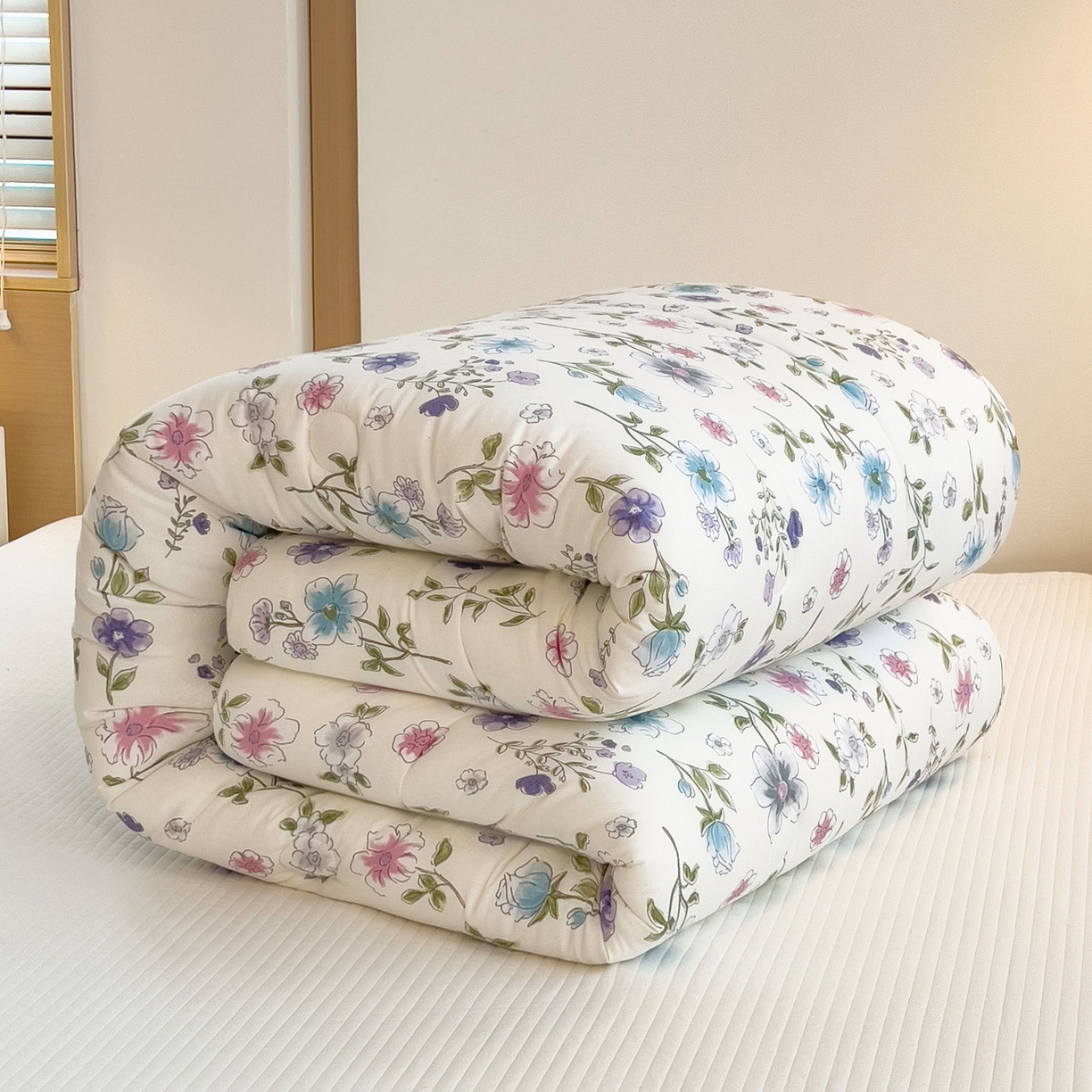 91家纺网 家纺一手货源 找家纺 梵克保罗 2025秋冬新品10A抗菌双层纱冬被被子被芯 花韵