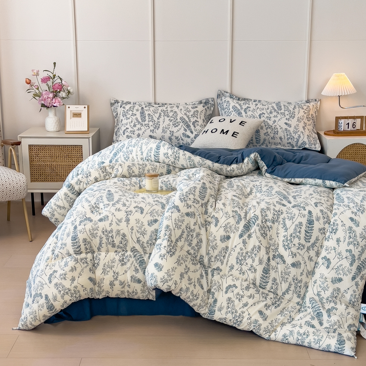 91家纺网 家纺一手货源 找家纺 梵克保罗 2025秋冬新品10A抗菌双层纱冬被被子被芯 青花瓷