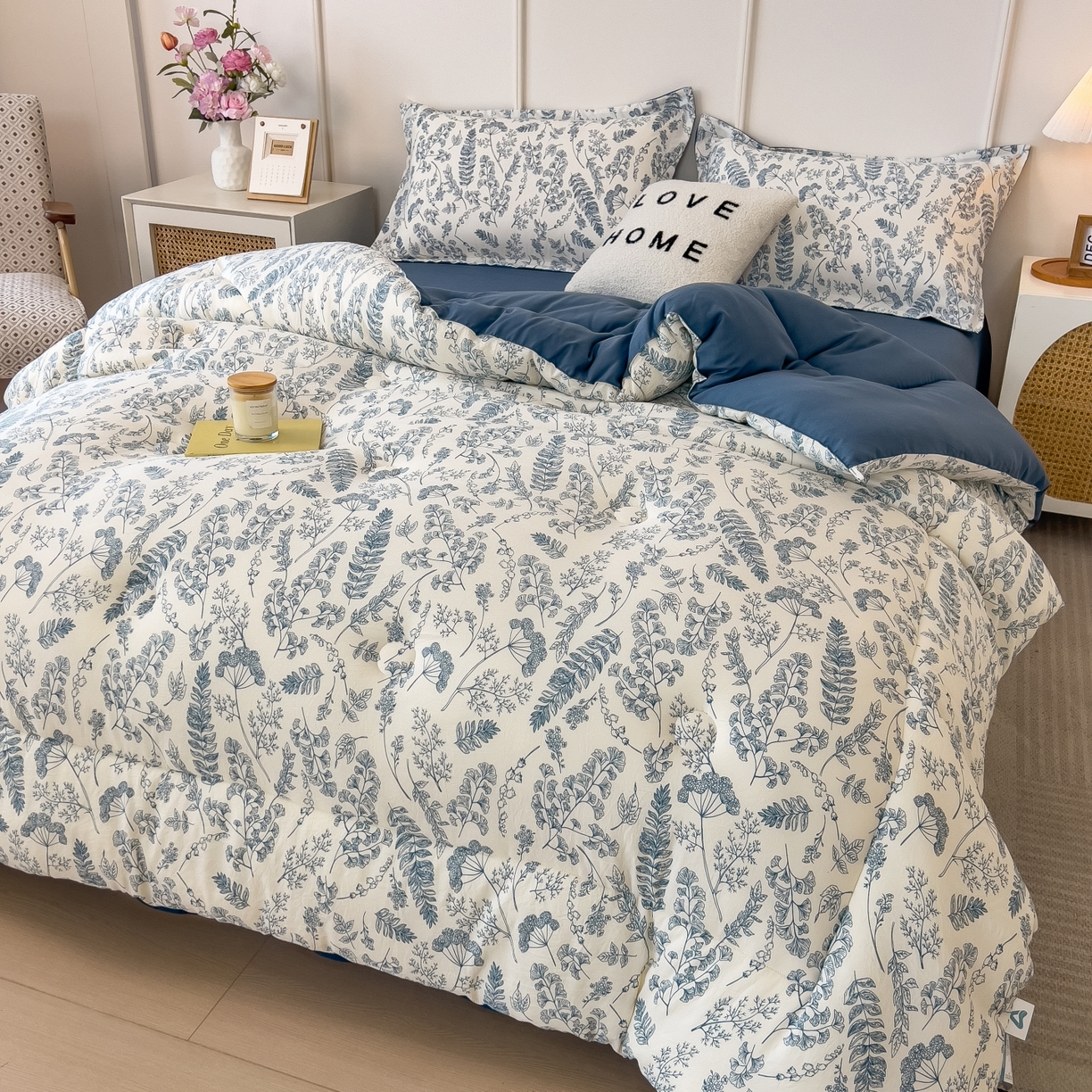 91家纺网 家纺一手货源 找家纺 梵克保罗 2025秋冬新品10A抗菌双层纱冬被被子被芯 青花瓷