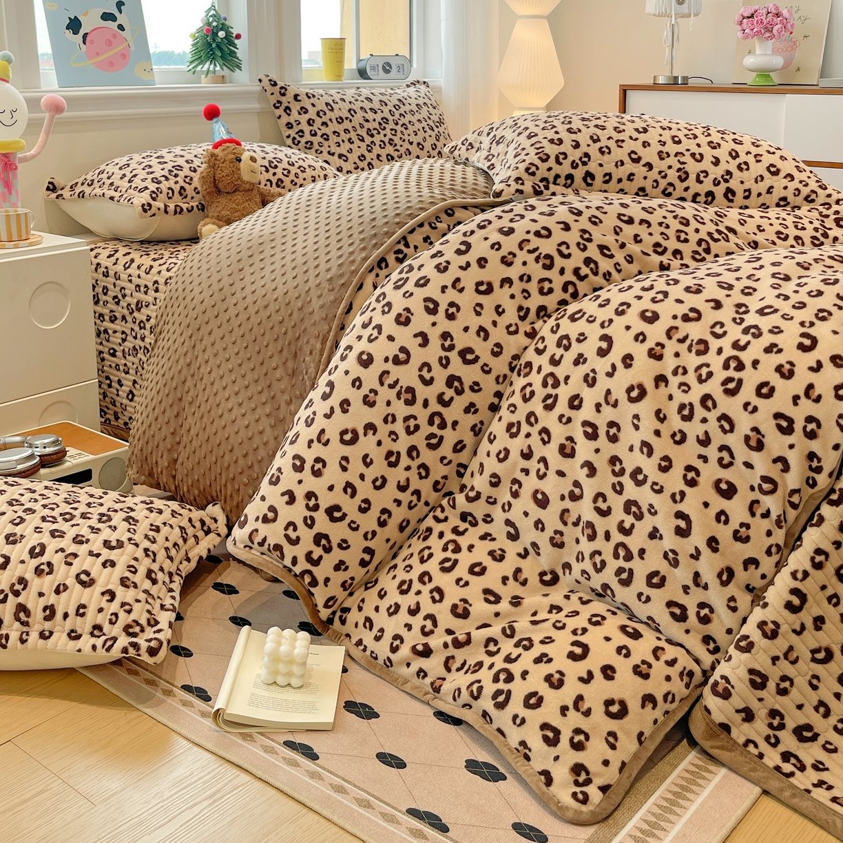 91家纺网 家纺一手货源 找家纺 元熙 2025新款印花小清新韩国绒牛奶绒豆豆床盖四件套-豹纹