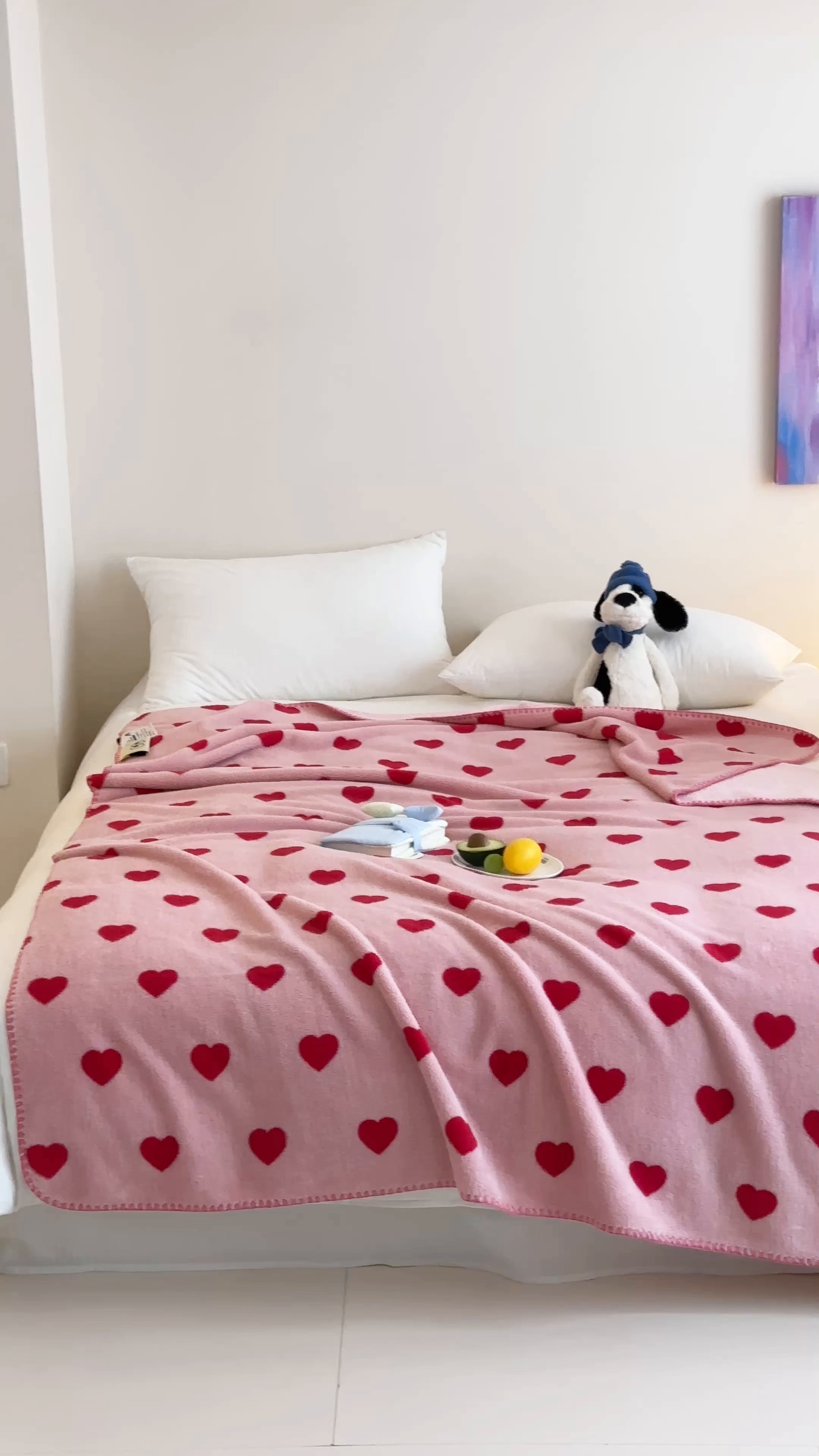 91家纺网 家纺一手货源 找家纺 桃子家居 2025新款A类ins加厚半边绒米粒绒牛奶绒三角针贝壳边多功能毛毯毯子 绒毛毯-三角针粉爱心