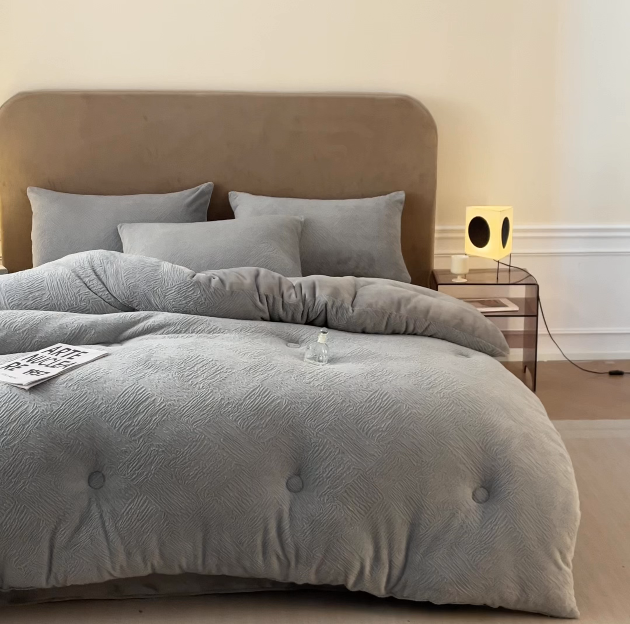 91家纺网 家纺一手货源 找家纺 星座家纺 2025新款雕花绒被子被芯冬被 格纹--山灰