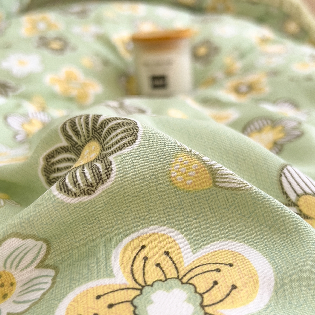 91家纺网 家纺一手货源 找家纺 梵克保罗 2025秋冬新品10A抗菌双层纱冬被被子被芯 花开半夏