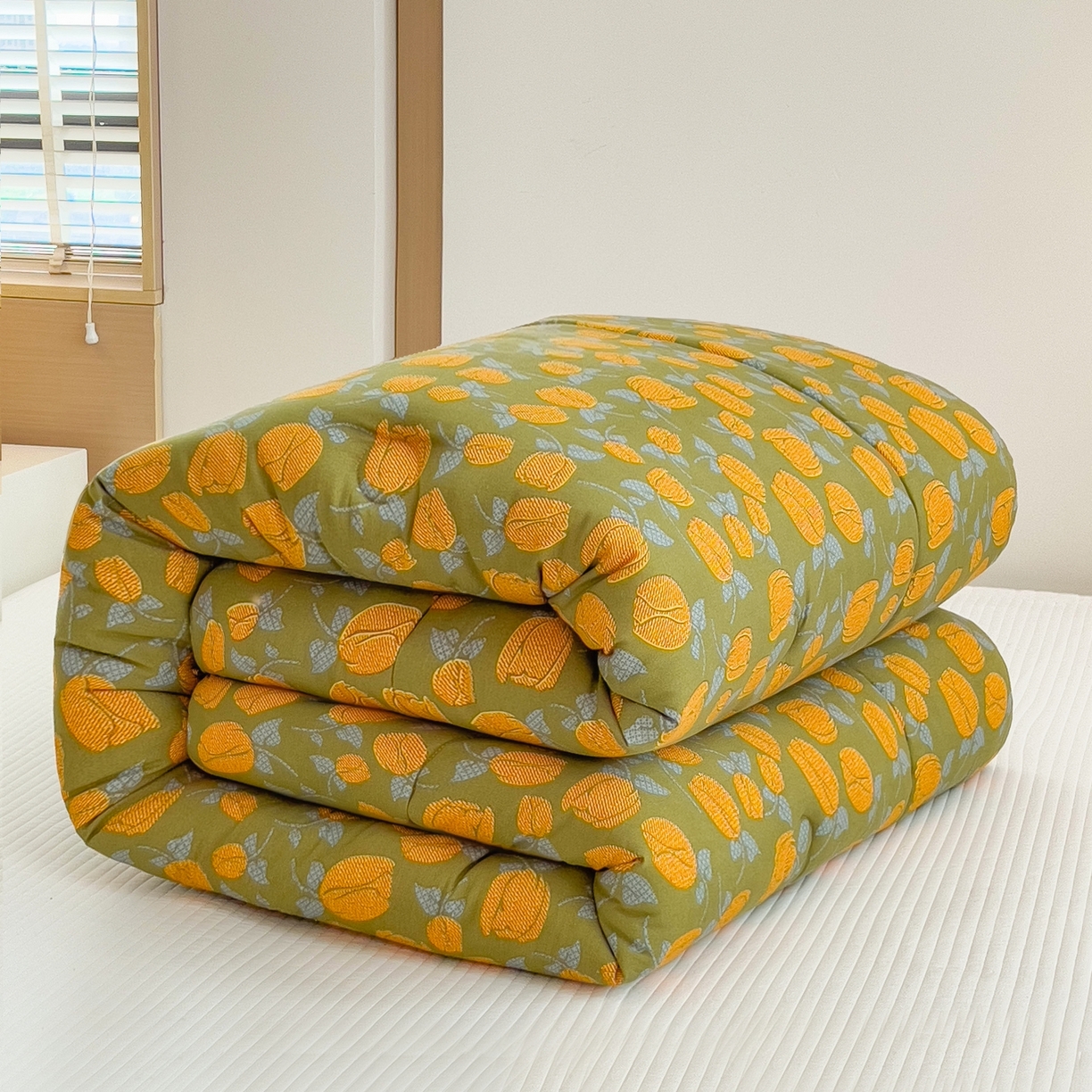 91家纺网 家纺一手货源 找家纺 梵克保罗 2025秋冬新品10A抗菌双层纱冬被被子被芯 郁金香