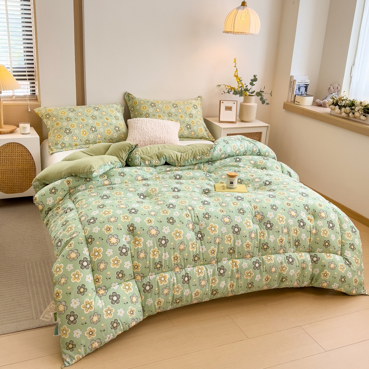 91家纺网 家纺一手货源 找家纺 梵克保罗 2025秋冬新品10A抗菌双层纱冬被被子被芯 花开半夏