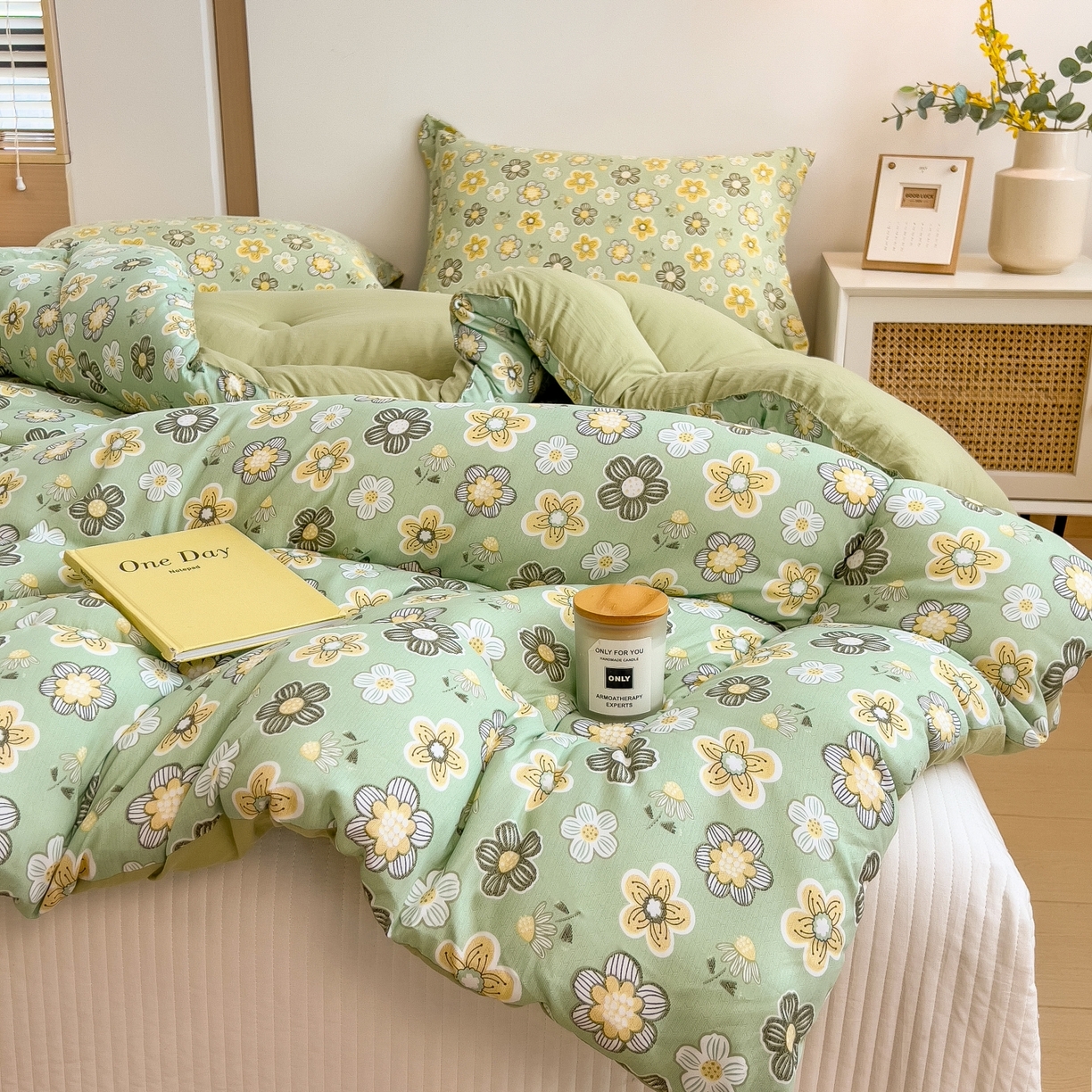 91家纺网 家纺一手货源 找家纺 梵克保罗 2025秋冬新品10A抗菌双层纱冬被被子被芯 花开半夏