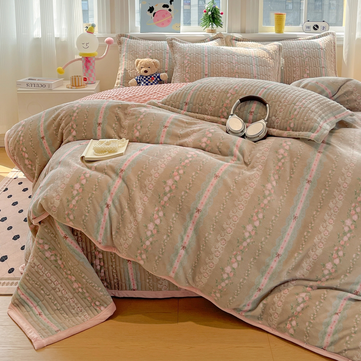 91家纺网 家纺一手货源 找家纺 元熙 2025新款印花小清新韩国绒牛奶绒豆豆床盖四件套-蔷薇粉