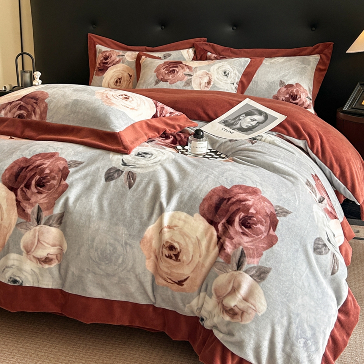 首尔家纺 2025新款牛奶绒宽边拼角数码印花四件套系列 繁花似锦-灰