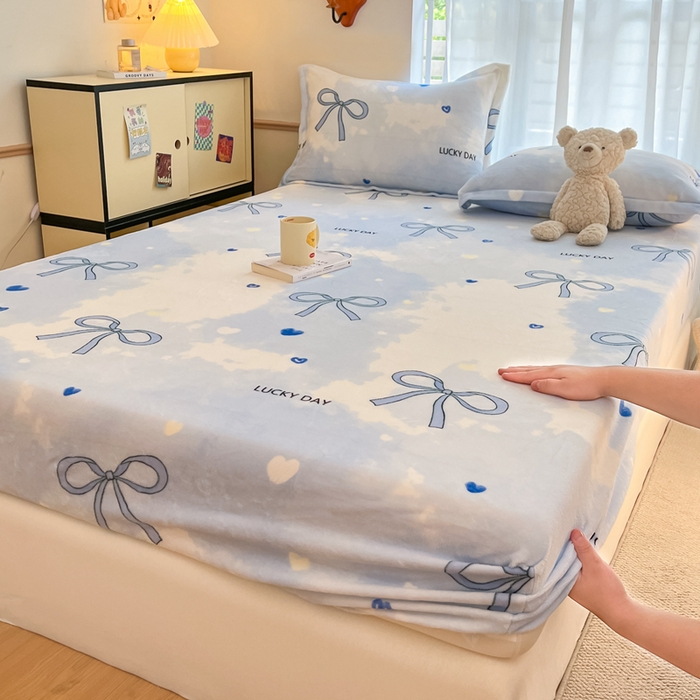 91家纺网 家纺一手货源 找家纺 寻米 2025新款高克重加厚保暖牛奶绒床笠-大床图 梦幻蝴蝶结