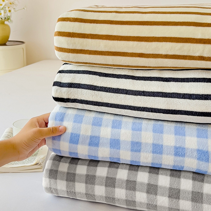 91家纺网 家纺一手货源 找家纺 （总）芷凡家纺 2025新款牛奶绒加厚纯色条纹格子被套