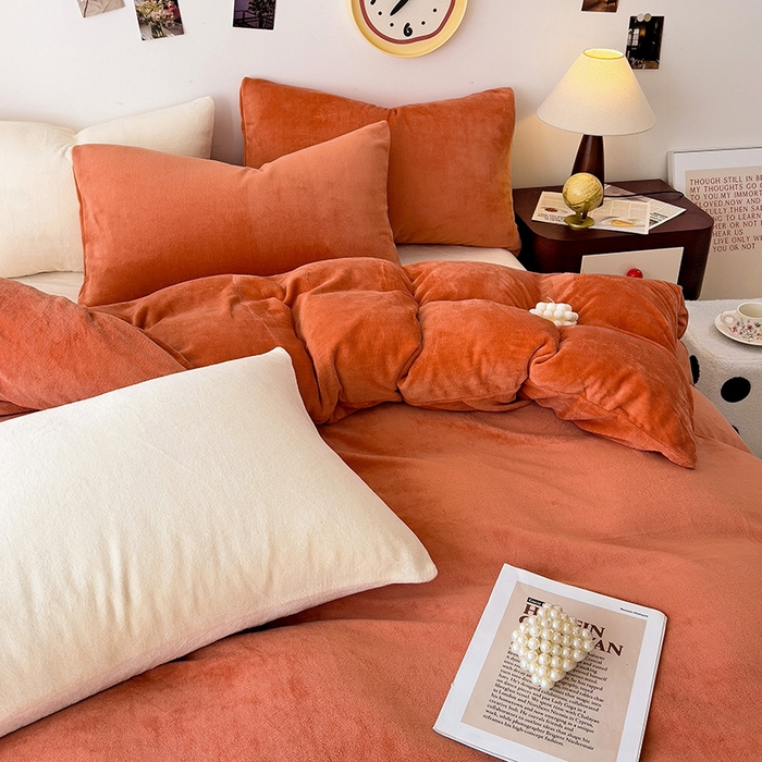 91家纺网 家纺一手货源 找家纺 芷凡家纺 2025新款牛奶绒加厚纯色条纹格子被套 牛奶绒被套-焦糖