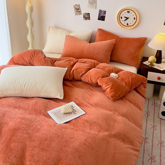 91家纺网 家纺一手货源 找家纺 芷凡家纺 2025新款牛奶绒加厚纯色条纹格子被套 牛奶绒被套-焦糖