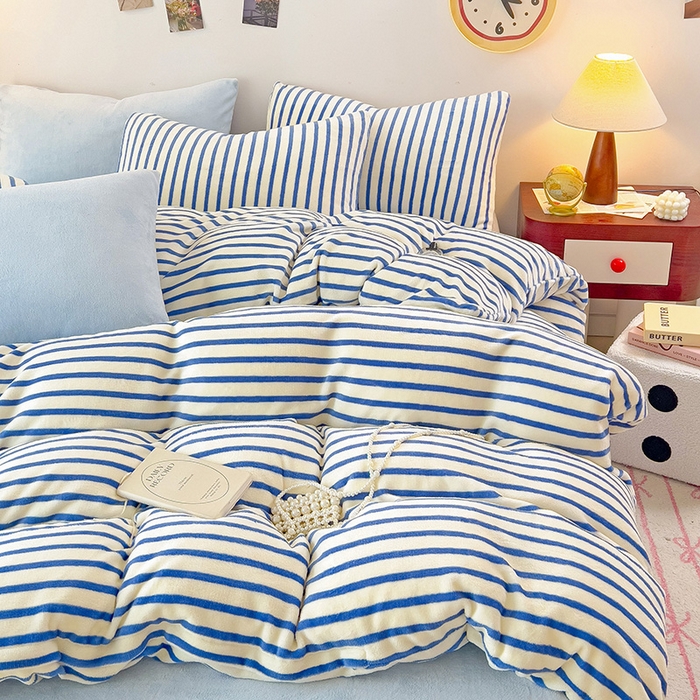 91家纺网 家纺一手货源 找家纺 芷凡家纺 2025新款牛奶绒加厚纯色条纹格子被套 牛奶绒被套-蓝条