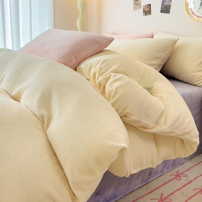 91家纺网 家纺一手货源 找家纺 芷凡家纺 2025新款牛奶绒加厚纯色条纹格子被套 牛奶绒被套-芝士