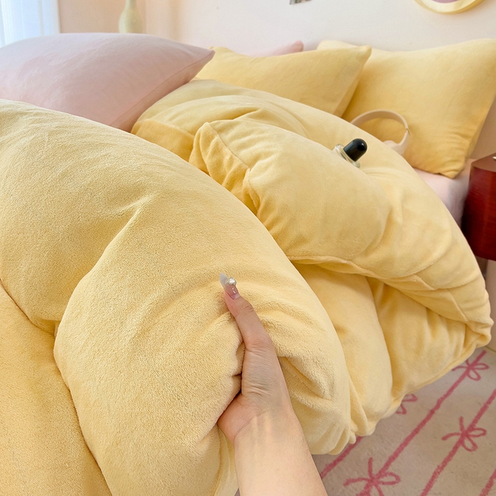 91家纺网 家纺一手货源 找家纺 （总）芷凡家纺 2025新款牛奶绒加厚纯色条纹格子被套