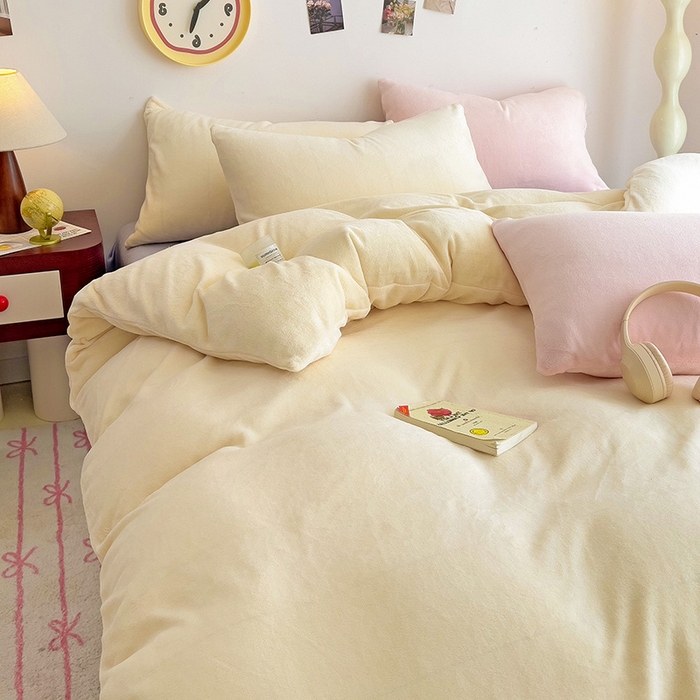 91家纺网 家纺一手货源 找家纺 芷凡家纺 2025新款牛奶绒加厚纯色条纹格子被套 牛奶绒被套-芝士