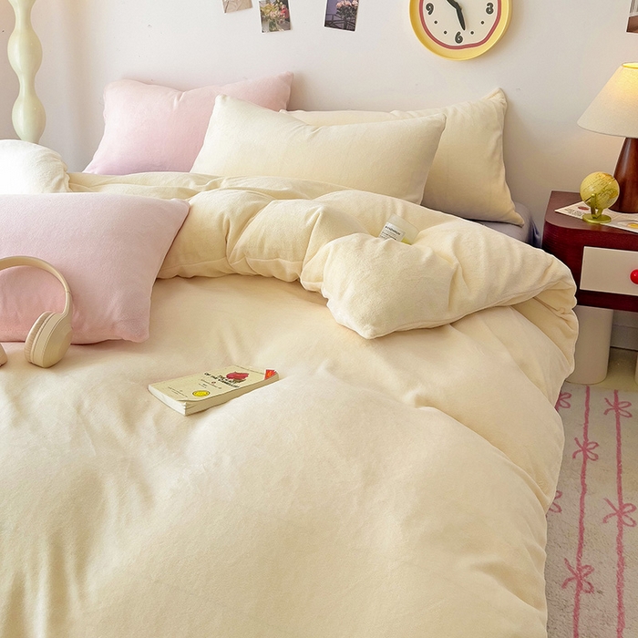 91家纺网 家纺一手货源 找家纺 芷凡家纺 2025新款牛奶绒加厚纯色条纹格子被套 牛奶绒被套-芝士