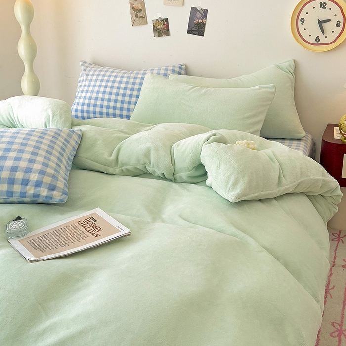 91家纺网 家纺一手货源 找家纺 芷凡家纺 2025新款牛奶绒加厚纯色条纹格子被套 牛奶绒被套-嫩绿