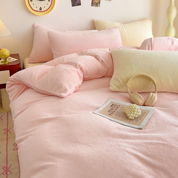 91家纺网 家纺一手货源 找家纺 芷凡家纺 2025新款牛奶绒加厚纯色条纹格子被套 牛奶绒被套-嫩粉