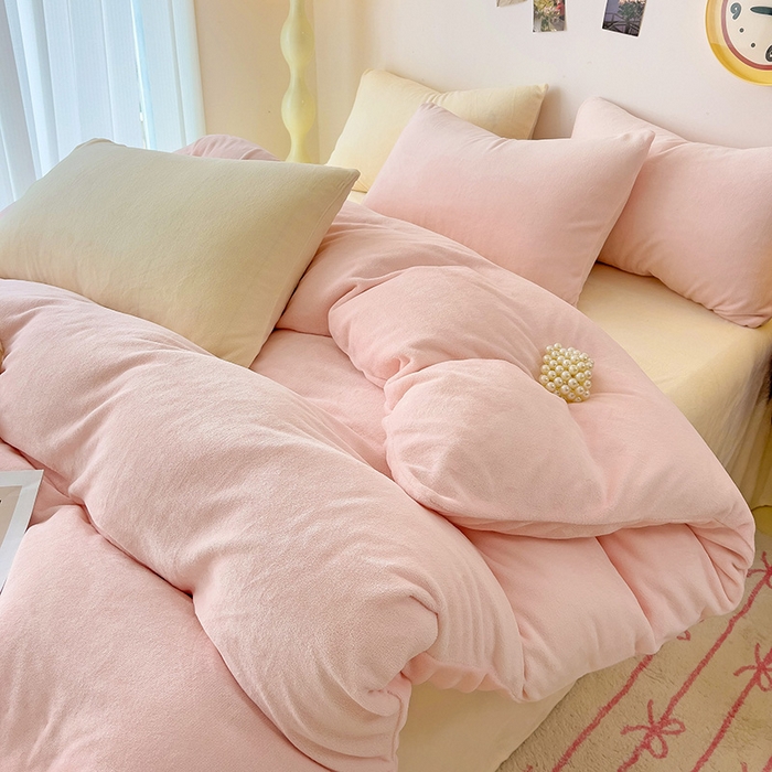 91家纺网 家纺一手货源 找家纺 芷凡家纺 2025新款牛奶绒加厚纯色条纹格子被套 牛奶绒被套-嫩粉