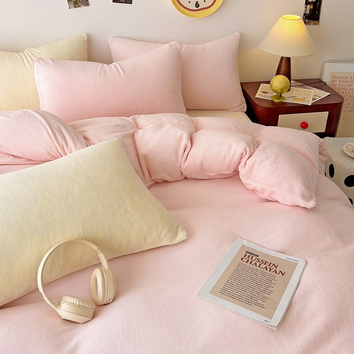 91家纺网 家纺一手货源 找家纺 芷凡家纺 2025新款牛奶绒加厚纯色条纹格子被套 牛奶绒被套-嫩粉