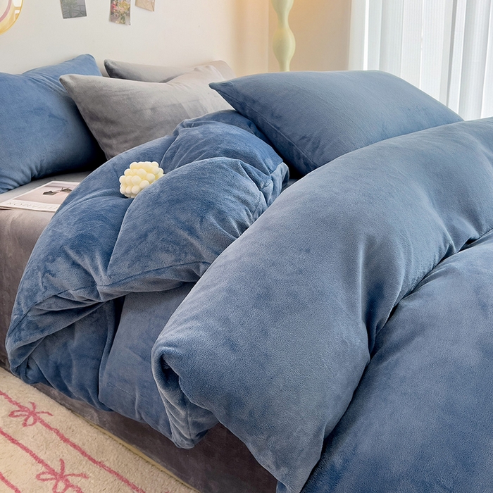 91家纺网 家纺一手货源 找家纺 芷凡家纺 2025新款牛奶绒加厚纯色条纹格子被套 牛奶绒被套-宝蓝