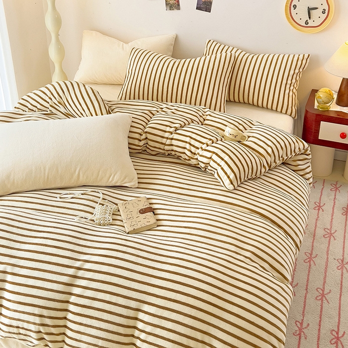 91家纺网 家纺一手货源 找家纺 芷凡家纺 2025新款牛奶绒加厚纯色条纹格子被套 牛奶绒被套-咖条