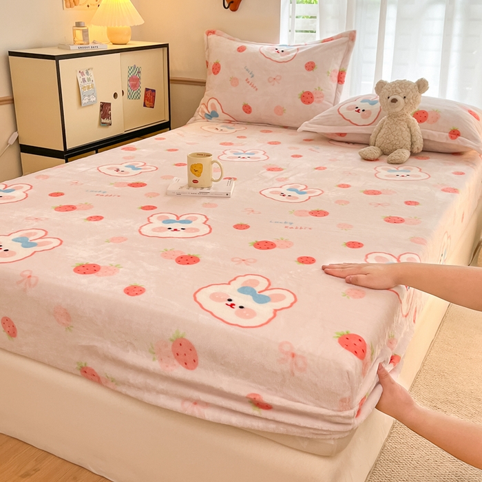 91家纺网 家纺一手货源 找家纺 寻米 2025新款高克重加厚保暖牛奶绒床笠-大床图 蜜可小兔