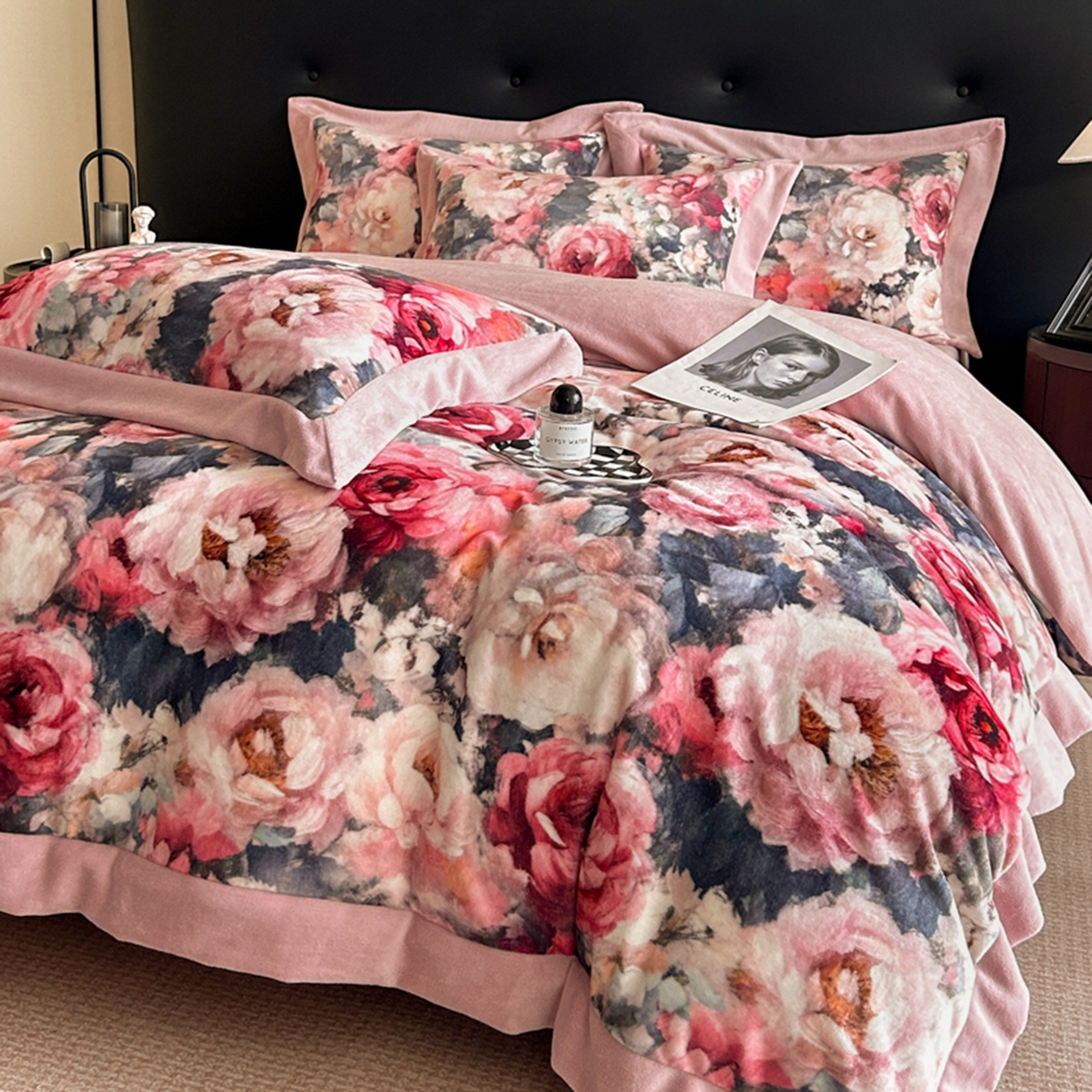 首尔家纺 2025新款牛奶绒宽边拼角数码印花四件套系列 国色天香