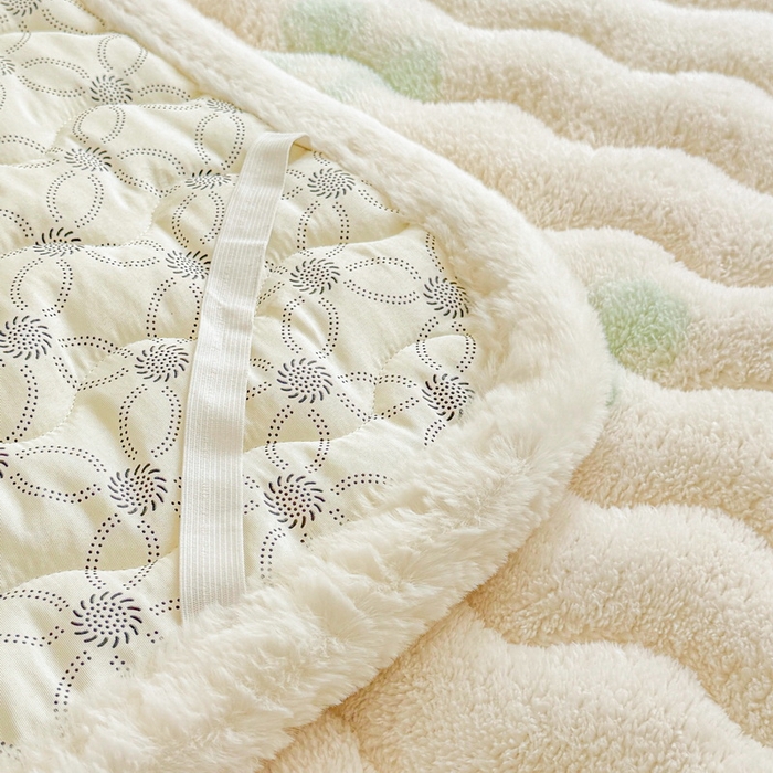 91家纺网 家纺一手货源 找家纺 LIFE.丽芙 2025秋冬新款北极绒加厚夹棉床垫床护垫单件牛奶绒床褥床垫子三件套 蝶梦-绿