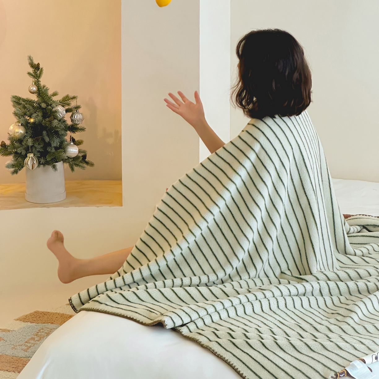 桃子家居 2025新款A类ins加厚半边绒米粒绒牛奶绒三角针贝壳边多功能毛毯毯子 绒毛毯-三角针绿条咖