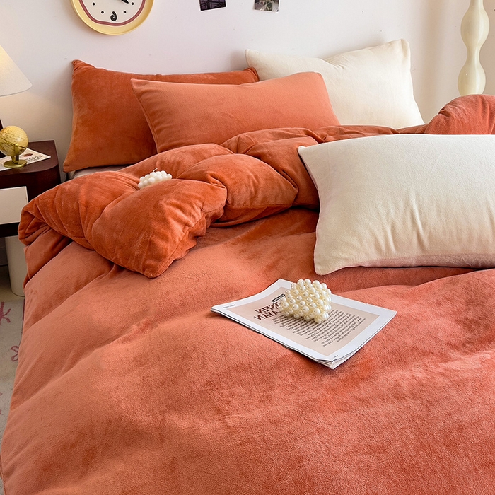 91家纺网 家纺一手货源 找家纺 芷凡家纺 2025新款牛奶绒加厚纯色条纹格子被套 牛奶绒被套-焦糖