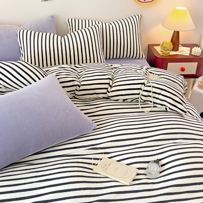 91家纺网 家纺一手货源 找家纺 芷凡家纺 2025新款牛奶绒加厚纯色条纹格子被套 牛奶绒被套-黑条