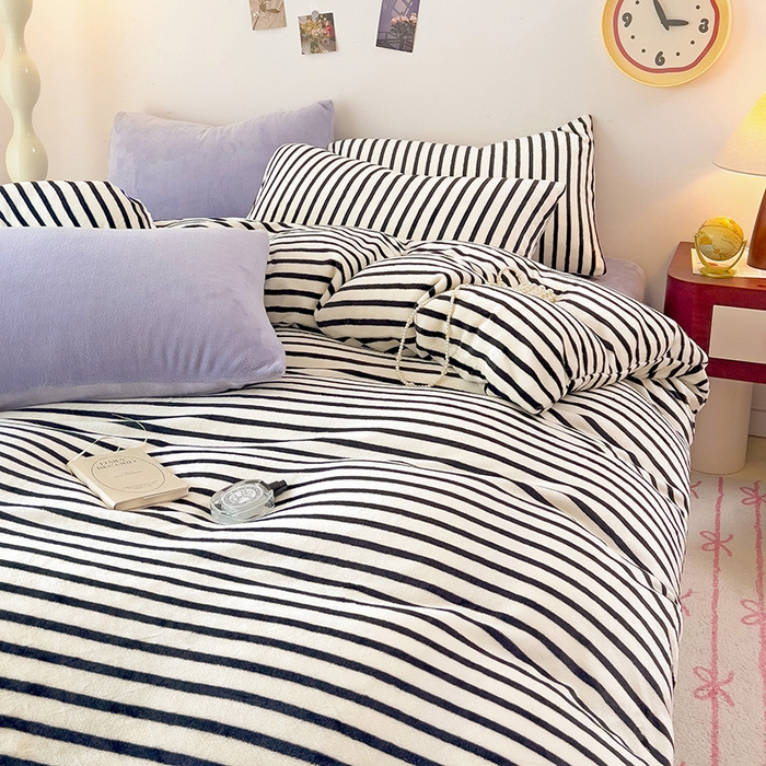 91家纺网 家纺一手货源 找家纺 芷凡家纺 2025新款牛奶绒加厚纯色条纹格子被套 牛奶绒被套-黑条