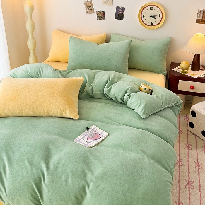 91家纺网 家纺一手货源 找家纺 芷凡家纺 2025新款牛奶绒加厚纯色条纹格子被套 牛奶绒被套-藻绿