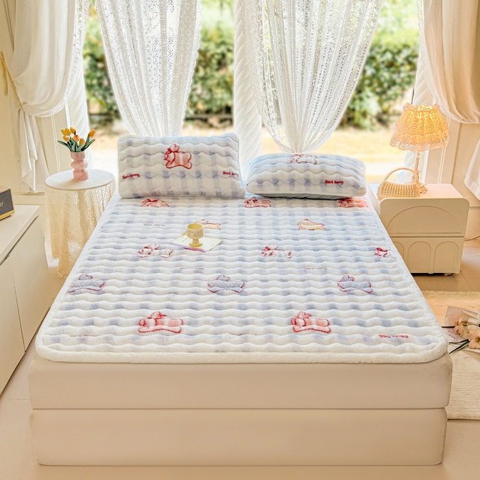 91家纺网 家纺一手货源 找家纺 LIFE.丽芙 2025秋冬新款北极绒加厚夹棉床垫床护垫单件牛奶绒床褥床垫子三件套 意趣-蓝